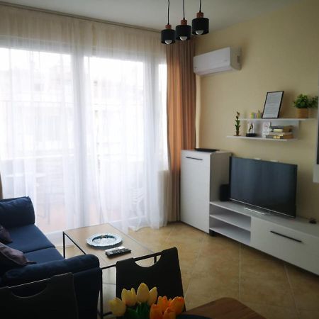 Riviera Deluxe Apartments Вльора Екстер'єр фото