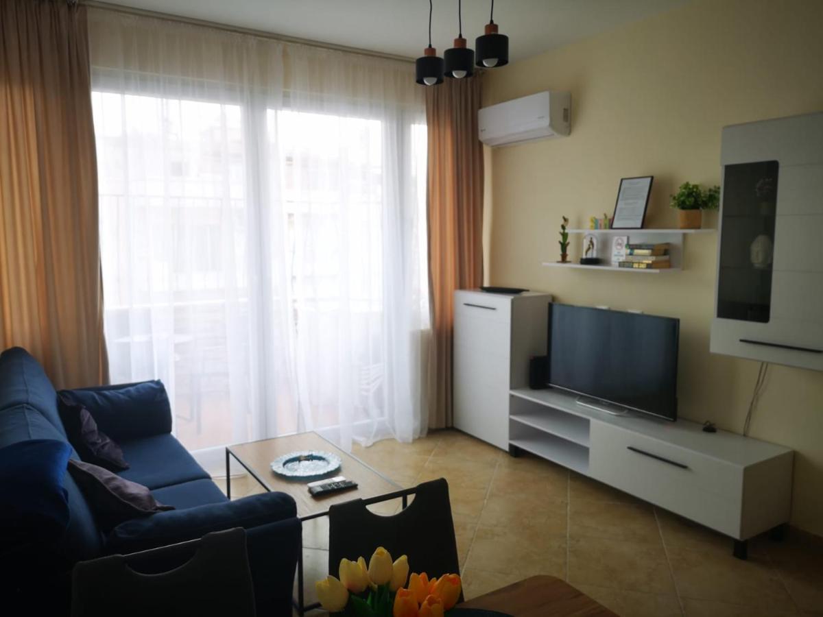 Riviera Deluxe Apartments Вльора Екстер'єр фото
