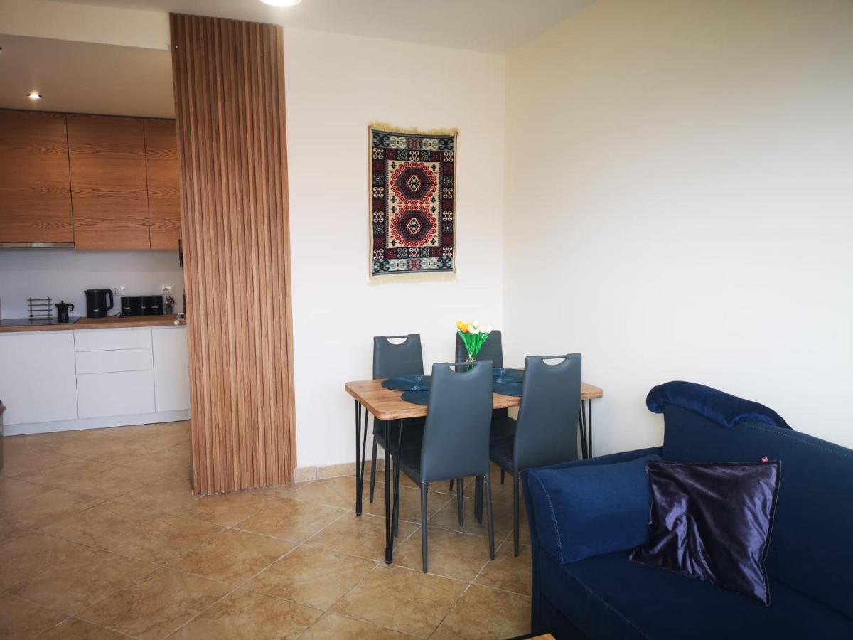 Riviera Deluxe Apartments Вльора Екстер'єр фото