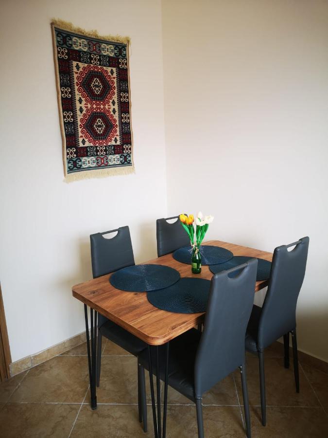 Riviera Deluxe Apartments Вльора Екстер'єр фото